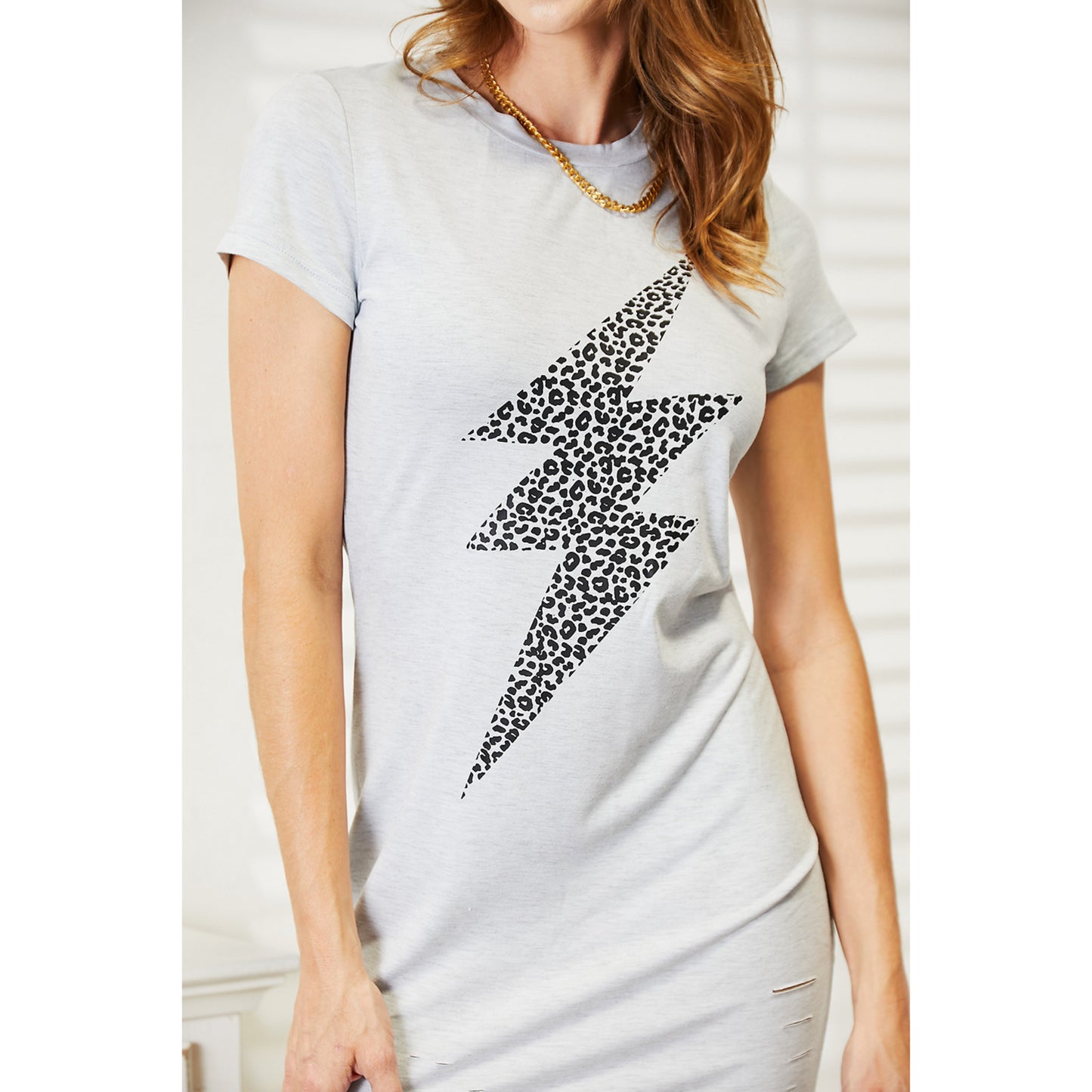 Grafisk T-shirt Klänning i Leopard och Blixtdesign