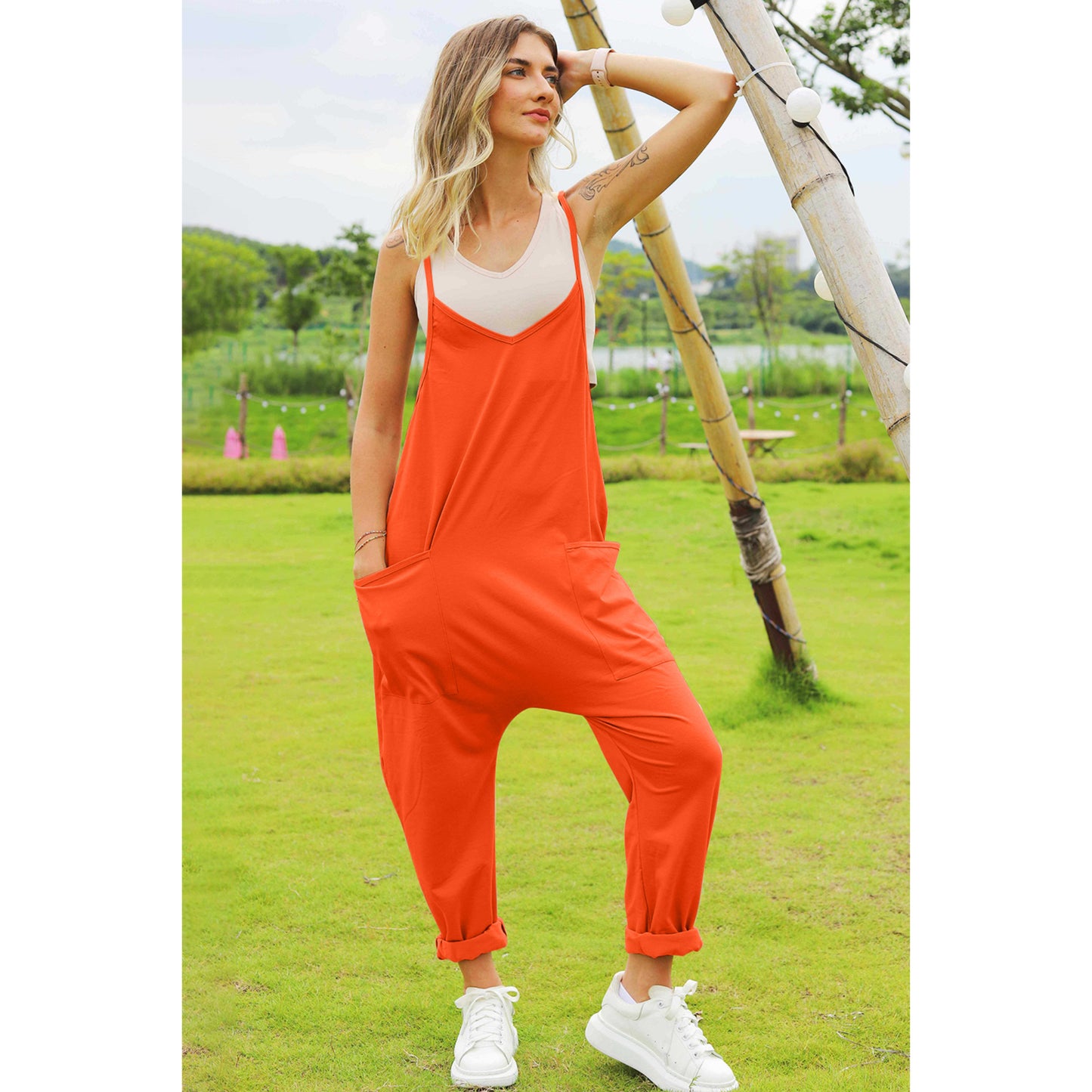 Fullstor jumpsuit med V-ringning