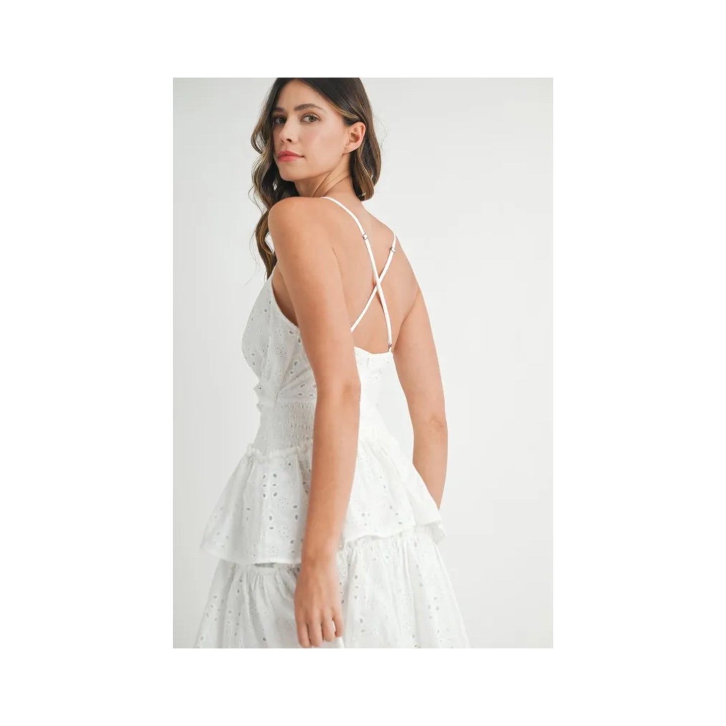 Lace Eyelet Ruffle Miniklänning med Utskärning